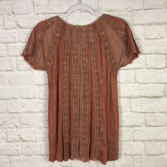 Gimmicks BKE  Boho Crochet Distressed Rust Top XS - Picture 6 of 8